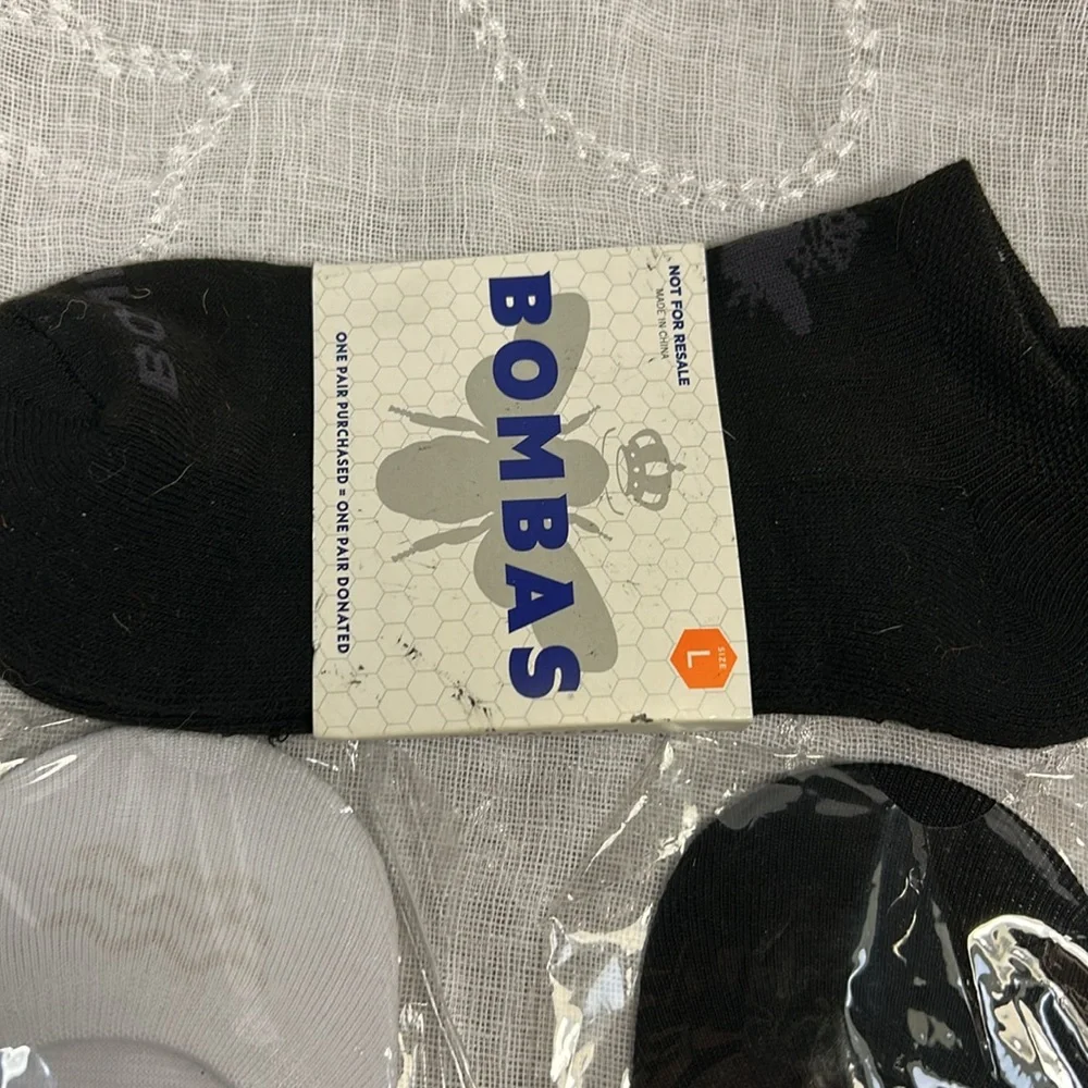 NWT Bombas bundle of 3 pairs low socks stamped sz L
